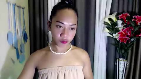 shira_cutttiebigcock online show from April 11, 2:54 pm