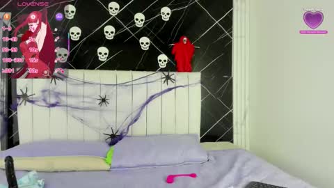 shirleyhott online show from October 28, 2:07 pm