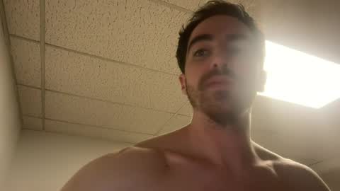 shirtlesshunk15 online show from June 13, 8:47 am