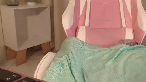  kendal  online show from July 18, 3:36 pm