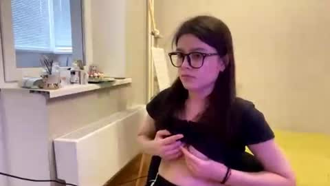 Marie online show from June 4, 3:07 pm