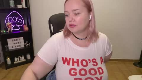 Mimi   online show from June 7, 7:08 pm