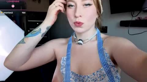 ShowmeYourfetish online show from April 29, 4:50 am