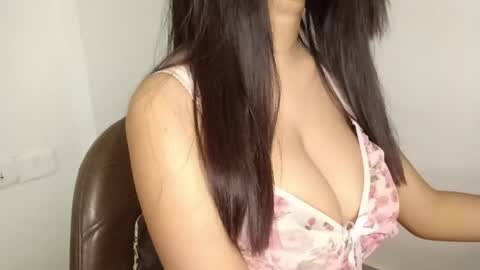shreya_0 online show from April 27, 10:57 am