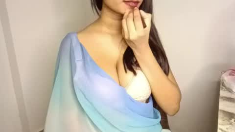 shreya_0 online show from April 30, 8:57 pm