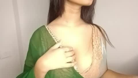 shreya_0 online show from April 29, 4:01 pm