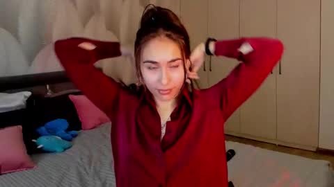 Mika online show from November 7, 3:09 am