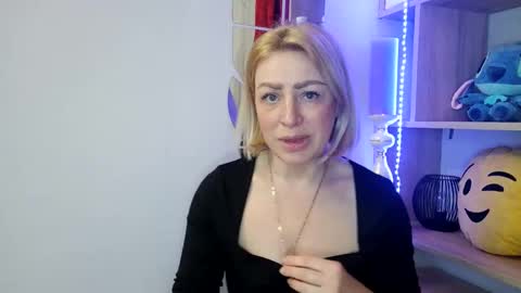 shy_girl80 online show from March 19, 6:46 pm