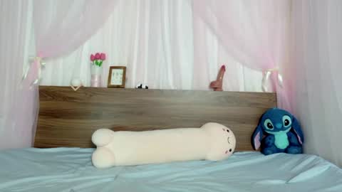 shy_pink_doll online show from July 13, 3:26 pm