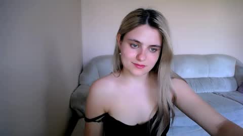 shy_sabrina_ online show from May 6, 2:45 pm