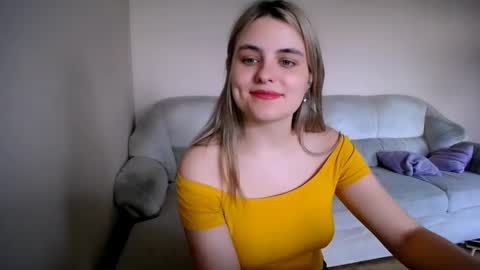 shy_sabrina_ online show from April 29, 12:21 pm