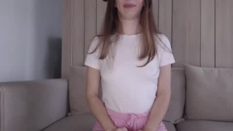 shy_schoolgirl_ online show from March 5, 3:18 pm