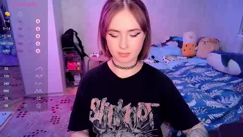 Snapshot of shyfoxxxy chatting on February 19, 2:22 pm Effie online show from February 19, 2:22 pm