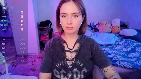 Snapshot of shyfoxxxy chatting on February 21, 9:34 am Effie online show from February 21, 9:34 am