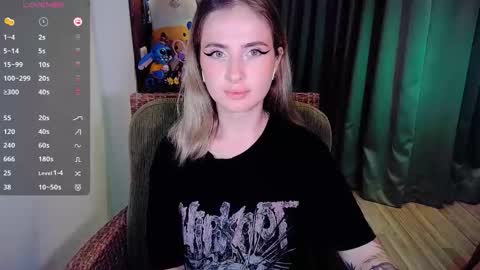 Snapshot of shyfoxxxy chatting on September 24, 12:23 pm Effie online show from September 24, 12:23 pm