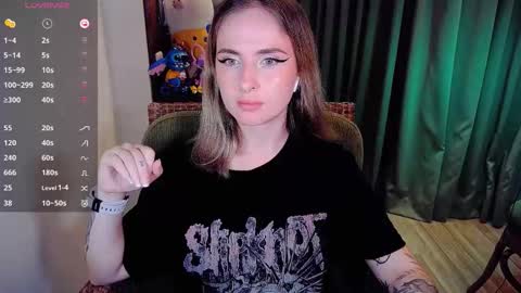 Snapshot of shyfoxxxy chatting on September 14, 4:30 pm Effie online show from September 14, 4:30 pm