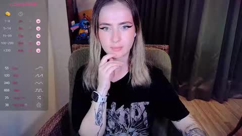 Snapshot of shyfoxxxy chatting on October 20, 3:50 pm Effie online show from October 20, 3:50 pm