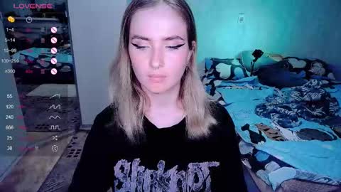 Snapshot of shyfoxxxy chatting on October 29, 5:36 pm Effie online show from October 29, 5:36 pm