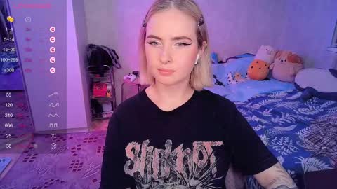 Snapshot of shyfoxxxy chatting on February 18, 6:58 pm Effie online show from February 18, 6:58 pm