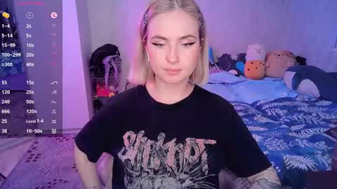 Snapshot of shyfoxxxy chatting on February 12, 10:26 pm Effie online show from February 12, 10:26 pm