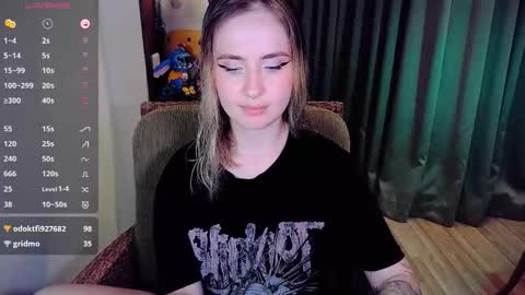 Snapshot of shyfoxxxy chatting on October 11, 1:27 pm Effie online show from October 11, 1:27 pm