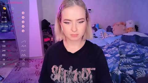 Snapshot of shyfoxxxy chatting on February 9, 12:52 pm Effie online show from February 9, 12:52 pm