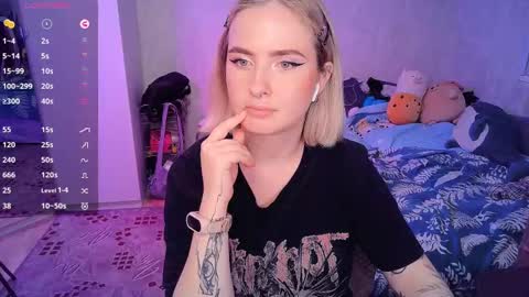 Snapshot of shyfoxxxy chatting on February 13, 9:28 pm Effie online show from February 13, 9:28 pm