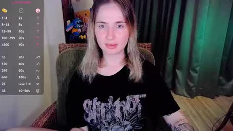 Snapshot of shyfoxxxy chatting on September 29, 4:39 pm Effie online show from September 29, 4:39 pm