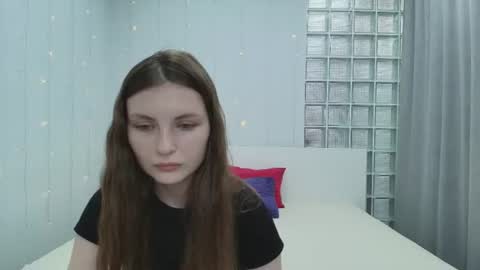 shyly_lisa online show from June 13, 2:55 am