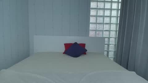 shyly_lisa online show from June 29, 8:22 am
