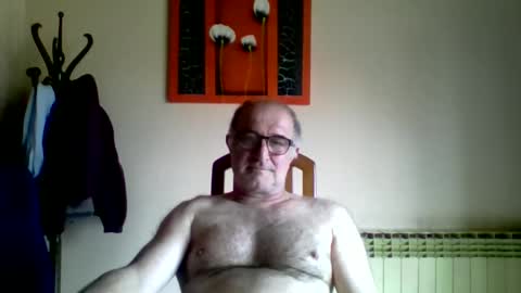 shymmy10 online show from May 2, 10:32 am