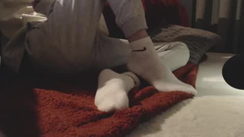 shywhitesocks online show from April 25, 7:33 pm