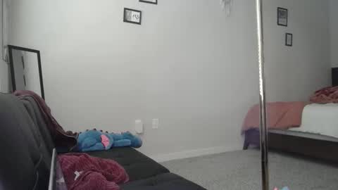 shypetitebaby online show from January 13, 4:26 pm