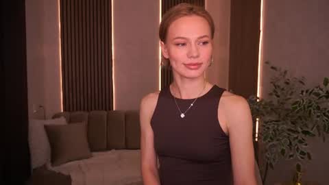 shyysiren online show from July 8, 7:45 am