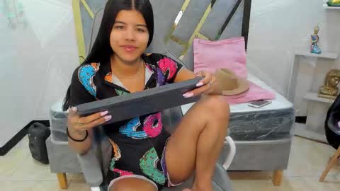 sidney_brownn online show from November 30, 9:33 pm