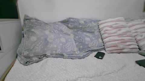 sienna17 online show from November 27, 6:48 pm