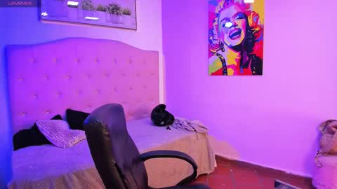 SIENNA  online show from March 16, 12:20 pm