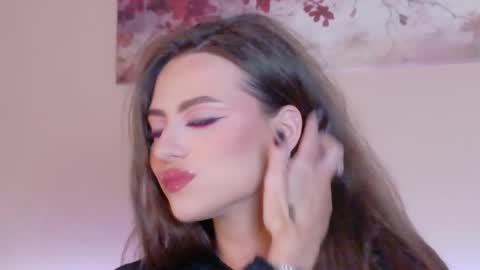 sienna_voss online show from May 1, 9:09 pm