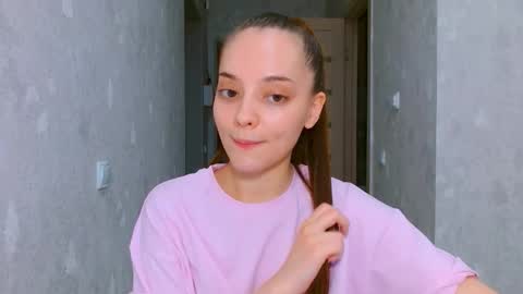Sienna Mia online show from May 7, 5:30 pm
