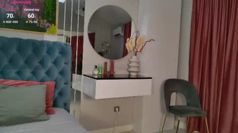 Sienna online show from July 28, 11:39 am
