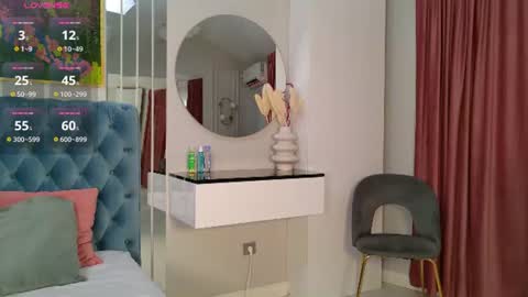 Sienna online show from June 17, 11:26 am