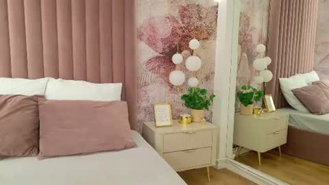Sienna online show from July 17, 11:56 am