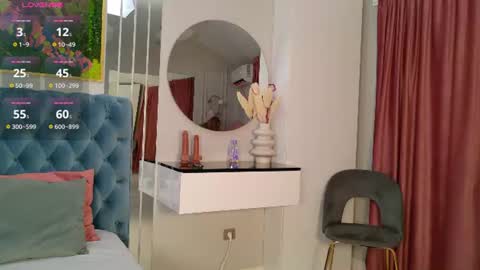 Sienna online show from June 19, 12:00 pm