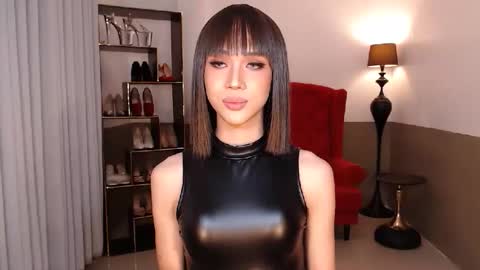 Sienna online show from November 30, 2:35 pm