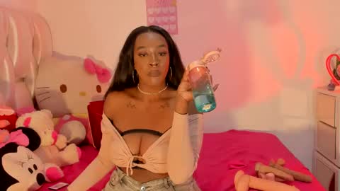Snapshot of sierra_violet chatting on March 1, 7:51 am sierra_violet online show from March 1, 7:51 am