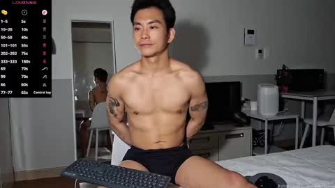 Silas Kim online show from April 28, 5:50 pm