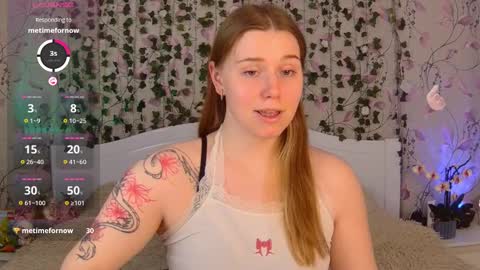 Snapshot of silent_princesses chatting on March 1, 4:54 pm Chloe online show from March 1, 4:54 pm