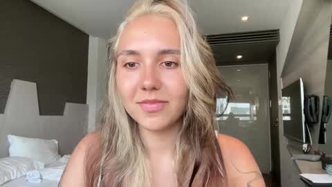 You fav Miss Si online show from February 12, 7:34 am