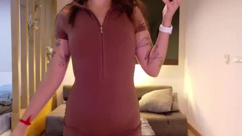 You fav Miss Si online show from November 6, 8:39 am