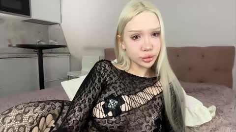 Snapshot of siliconepornstar chatting on September 28, 5:22 pm Diana online show from September 28, 5:22 pm